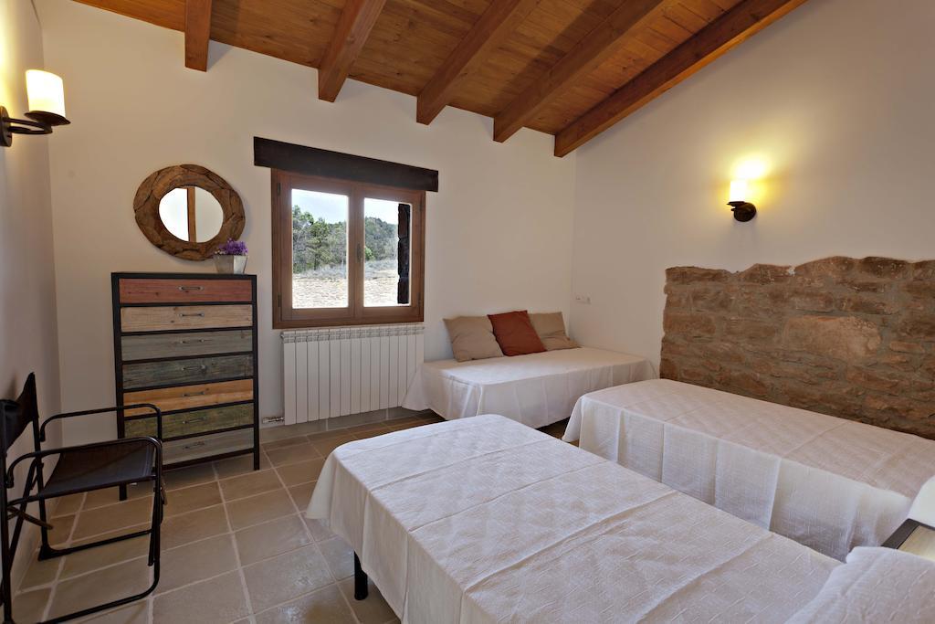 Masia Ca L'Anima Hotel La Baronia de Rialb Habitación foto