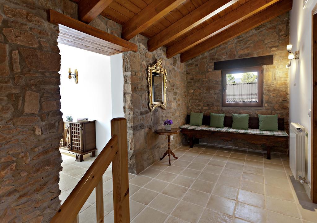 Masia Ca L'Anima Hotel La Baronia de Rialb Habitación foto