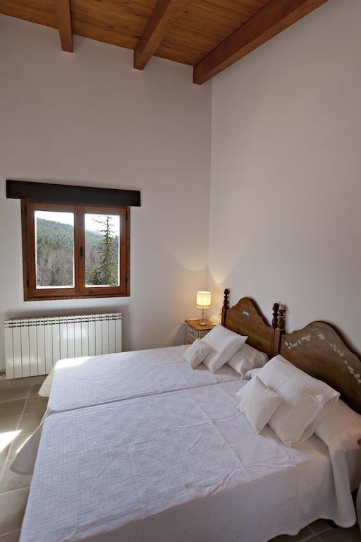 Masia Ca L'Anima Hotel La Baronia de Rialb Habitación foto